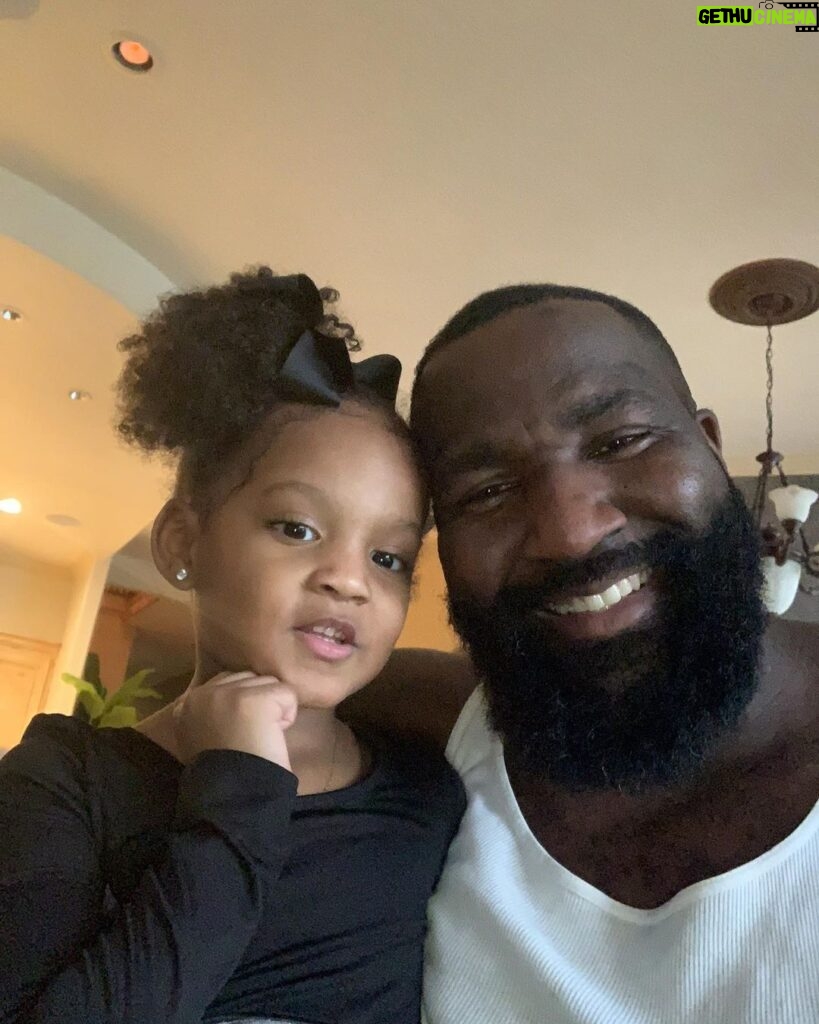 Vanity Alpough Instagram - I can not put into words how amazing you are as a father @kendrickperkins You are killing it with the final four and I’m so proud of you! The kids and I Love You so much and we are so grateful to have you in our lives…Happy Father’s Day Baby Cakes and I hope you are enjoying your day🖤