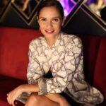 Vera Kolodzig Instagram - Hoje foi a apresentação da quarta temporada d’O Clube, um projecto do qual tenho muito orgulho de fazer parte há já tanto tempo. Uma série sobre poder, sobre o negócio do sexo, sobre crime, onde o erotismo é abordado sem tabus. Obrigada @pat.sequeira pela confiança e obrigada @sicoficial pela oportunidade. Estreia dia 22 de Setembro, na @opto.sic . . . . @leonorbaboactores @luapio @margarida_vila_nova_ @joseraposoofficial #oclube #novatemporada #opto #sicoficial