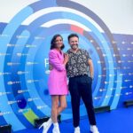 Vera Kolodzig Instagram - Até parece que nos damos bem, não é @joaopaulorodrigues.oficial ? 😜 Hoje foi dia de ir conhecer a nova grelha da @rtppt . . . . Styling: @vanessamarquesstyling Cabelos: @hairfusionlisboaoficial Vestido: @decenio e @goncalopeixotoficial Jóias: @sarasousapinto Sapatos: @aldo_shoes @chefoscargeadas @leonorbaboactores @thisisluvin #rtp #grelhartp #missao100portugues Capitólio