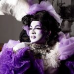 Vermelha Noir Instagram - 💜 La Belle Otero 💜 Es una película dramática histórica franco-italiana de 1954 dirigida por Richard Pottier y protagonizada por María Félix , Jacques Berthier y Louis Seigner . Se basa en la historia de la bailarina y cortesana española del siglo XIX Caroline Otéro . El rodaje tuvo lugar en los Estudios Joinville y los Estudios Saint-Maurice de París . Fue filmado en Eastmancolor . Los decorados de la película fueron diseñados por el director de arte. Roberto Gys. Look realizado inspirado en uno de los vestuarios utilizados en esta película con respeto y admiración a la Doña y como una carta lavandosa de amor a quienes me apoyan en todo momento de mi vida y decirles que el viaje no termina aquí, pq no olvidemos que existen los All Stars y los VS the World KHEEEEEE Su queretana de mundo para el mundo les quiere e invita a apoyar a mis hermanas que siguen en la competencia en vez de seguir fomentando el odio y apreciar cada momento que tenemos en esta vida. . Fotografía y dirección C @antonioguzgo Asistente: @boygeorgesalazar Vestuario: @emmanuelvictoriaatelier Abrigo @hm @iris.apfel Peinado: @astrid.the.kween Nail art: @jewelry___nails Joyería: @ghelguera Makeup & styling: Vermelha Noir . 💄 PRODUCTOS 💄 ⚪Base : Corrector blanco de Verónica 👁️ Ojos y contour : @jeffreestarcosmetics ⚫Delineador y cejas @guerlain 🖤 Labios @jeffreestarcosmetics ⬛ Enmarcado Lavanda Veronica . #fashion #drag #gay#art #makeup #lgbt #photograph #instagay #dragqueen #rpdr #rupauldragsrace #instadrag #dragrace#lgbtq #queen # #dragmakeup #instagay ##dragqueyensoyfinstagram #gayboy #dragqueenmakeup #fashion #fashiondesigner #makeupartist #style #art #localqueen #dragartist #mariafelix #labelleotero