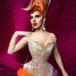 Vespi Instagram – DRAGNIFIQUE 🧡🩷💜

Dress and hair @anethablack 
Picture @atelier_flipeau & @thefrenchbeautyboy 

—-
Et voici mon dernier look pour @dragrace 🥲 aka la robe parapluie aka l’égérie @instagram 
Pour cette dernière tenue j’ai décidé que le confort était pour les laides et donc de partir sur une robe rigide, ultra cintrée à la taille et aux chevilles, très lourde,… mais incroyable non ? 
@anethablack est simplement une magicienne pour avoir réussis à créer cette sublimissime pièce et la perruque qui va avec 😮‍💨🤌🏻

@thefrenchbeautyboy et @atelier_flipeau on collaborés pour réaliser ces superbes photos dont je suis très très fan 😍

Voilà, une page ce tourne mais demain commence la tournée @dragrace_francelive et je n’ai que HÂTE de partager ça avec vous 🥺🫶

#dragrace #dragracefrance  #rupaulsdragrace #teamvespi #teamvespiche #vespi #drag #dragqueen #rpdr Paris, France