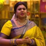 Vichithra Instagram - Sunday Bigg boss. #vote . @ray_loom_of_silk_and_cotton Made from pure silk, they drape beautifully on the body and can be styled in various ways. . Support and vote people. 💛 . . . #vichitra #bigboss #bigboss7 #biggbosstamil #disneyhotstar #disneyhotstarplus