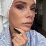 Victoria Beckham Instagram - My perfect pout! CONTOUR STYLUS AVAILABLE NOW! When we started to develop Contour Stylus, we talked about a crayon-like simplicity for application, but still with unparalleled precision. I love learning new make-up tricks, this one subtly enhances the fullness and shape of my lips, using two shades - Marble and Travertine!! Kisses @VictoriaBeckhamBeauty xx Discover Contour Stylus at VictoriaBeckhamBeauty.com.