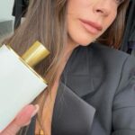 Victoria Beckham Instagram - WHERE FASHION AND BEAUTY MEET – Suite 302 Eau de Parfum Vintage Necklace Collection. I love this necklace, it’s so elegant and works perfectly with tuxedo tailoring or dresses! It’s also crafted to carefully carry your #VBFragrance of choice for touch ups during the day or night! I have paired it with Suite 302 – it’s such a special scent to me and is my perfect date night fragrance. Kisses @VictoriaBeckhamBeauty xx #VBHoliday
