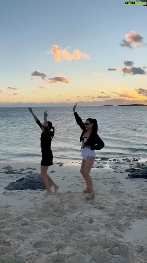 Victoria Beckham Instagram - Happy birthday @NicolaAnnePeltzBeckham… We love you so much!! Your love, kindness, talent and your ability to dance on sand in a major wedge!!😂 The best dance partner and loving daughter in law. We love you, have an amazing day!!!!! Xxxxxx Song: Trouble by Lindsey Buckingham