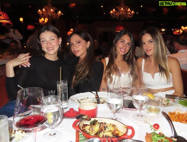Victoria Beckham Instagram - Kisses from Miami 🇺🇸 @antonelaroccuzzo @nicolaannepeltzbeckham @elenagalera @leomessi @davidbeckham @brooklynpeltzbeckham #sergiobusquets xx