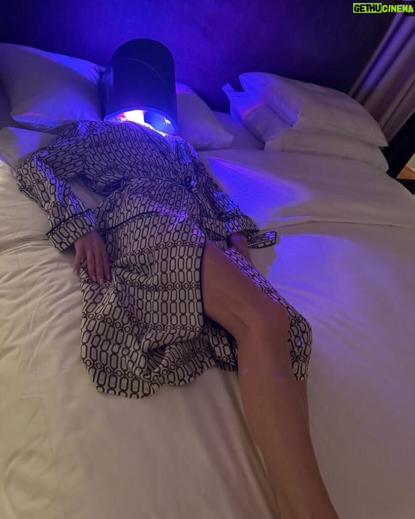Victoria Beckham Instagram - MORE IS MORE WITH MY SKINCARE ROUTINE! From LED lights to dermaplaning and masking, my skincare routine is extensive! I’m wearing my signature VB Chain Robe! For my full @VictoriaBeckhamBeauty skincare routine, check out my stories.