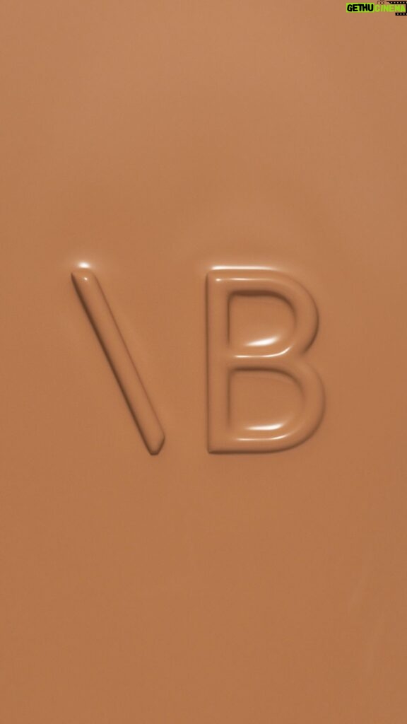 Victoria Beckham Instagram - WHERE POWERFUL SKINCARE MEETS MAKEUP! This is such a special and unique product for @VictoriaBeckhamBeauty - a lightweight moisturiser formula that delivers powerful skincare benefits with Professor Bader’s TFC8®️ technology to strengthen and repair the skin, and with my take on a golden finish which adds an instant radiance to the skin. @VictoriaBeckhamBeauty @AugustinusBader Creative Direction: @KStudio_NY