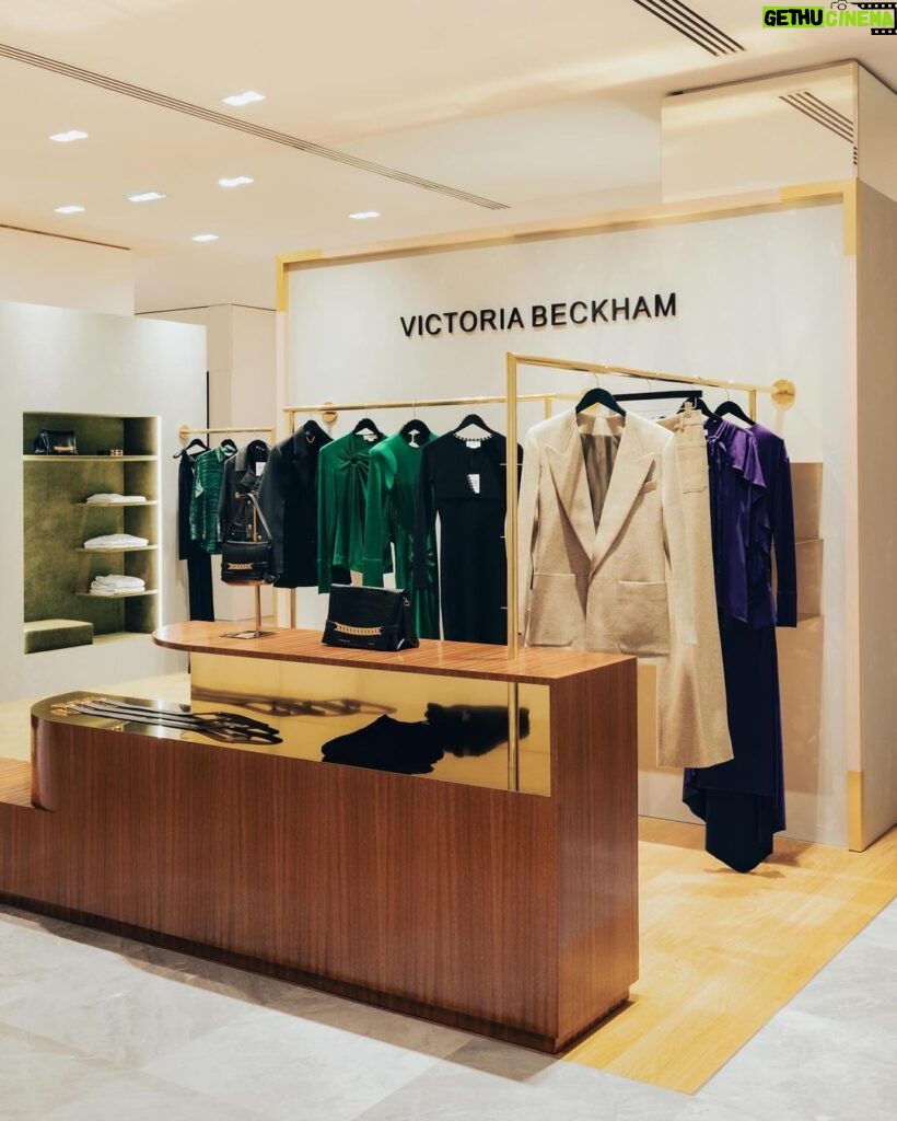 Victoria Beckham Instagram - So excited to open my new store in Paris! You can now shop the collections on the 2nd floor of @GaleriesLaFayette! Bisous xx