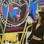 Victoria Justice Instagram - @aliceandolivia x BASQUIAT 🎨 Always so much fun stepping into your creative & colorful world @staceybendet . LOVE the new collection 🖤 New York, New York