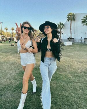 Victoria Justice Instagram - Coachella Day 1 recap🌵😜✌🏼🎶 
(I know I’m late on this but I was on Indio time babyyyy! more to come♥️)