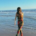 Victoria Justice Instagram - Don’t be a beach, go stream my new song #LastManStanding 😋✌🏼 Malibu