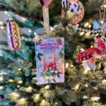 Victoria Justice Instagram - Waking up to @hempzofficial under the tree?! The perfect gifts for family and friends but don’t forget to add them to your own wishlist 😉 Share this with someone you’d want to open your Hempz gifts with this holiday season! Shop them @ultabeauty and my link in bio 🥰 #hempz #hempzpartner