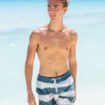 Vincent Michael Webb Instagram - Beaching ~ if it’s a thing ~ I do it! @holaproductions_ 📸 Preview of my photo drop on Brand Army! Link in BIO 👆 #cancunphotographer #minnesotaphotographer #miamiphotographer #cancunbeach #cancun #beachphotography #teenboy #teenfitness #teenmodel #teenactor #brandarmy #16yearsold #beachboy #beachbody #beachlife #vincentwebb #vincentcancun @vincentwebb.official Cancún México
