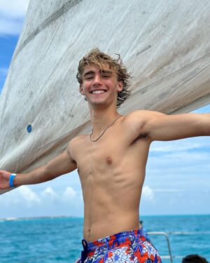 Vincent Michael Webb Instagram - Fun catamaran tour from Cancún to Isla Mujeres!
☀️ 
#catamaran #boatlife #cancun #cancunlife #teenboy #16yearsold #teenactor #vivamexico #islamujeres #vivalavida #vincentwebb #vincentcancun 
@vincentwebb.official