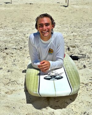 Vincent Michael Webb Instagram - Surf lessons 🏄‍♂️ @goodvibessurfschoolcancun 
🏄‍♂️ 
Follow my other account @vincentwebb.official !!
🌊 
#surfcancun #surflessons #cancunlife #beachboy #vincentcancun