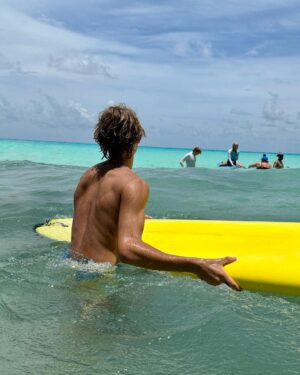 Vincent Michael Webb Instagram - Surf lessons 🏄‍♂️ @goodvibessurfschoolcancun 
🏄‍♂️ 
Follow my other account @vincentwebb.official !!
🌊 
#surfcancun #surflessons #cancunlife #beachboy #vincentcancun