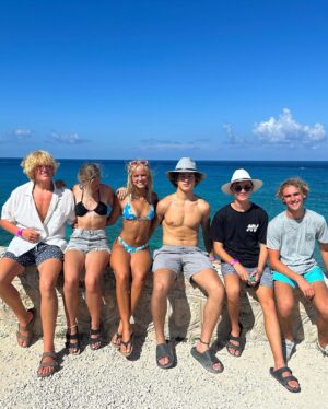 Vincent Michael Webb Instagram - A day on isla Mujeres with friends🏝️ 
#islandvibes #islamujeres #cancunlife #beachboy #teenactor #vivalavida #playanorte #vincentcancun