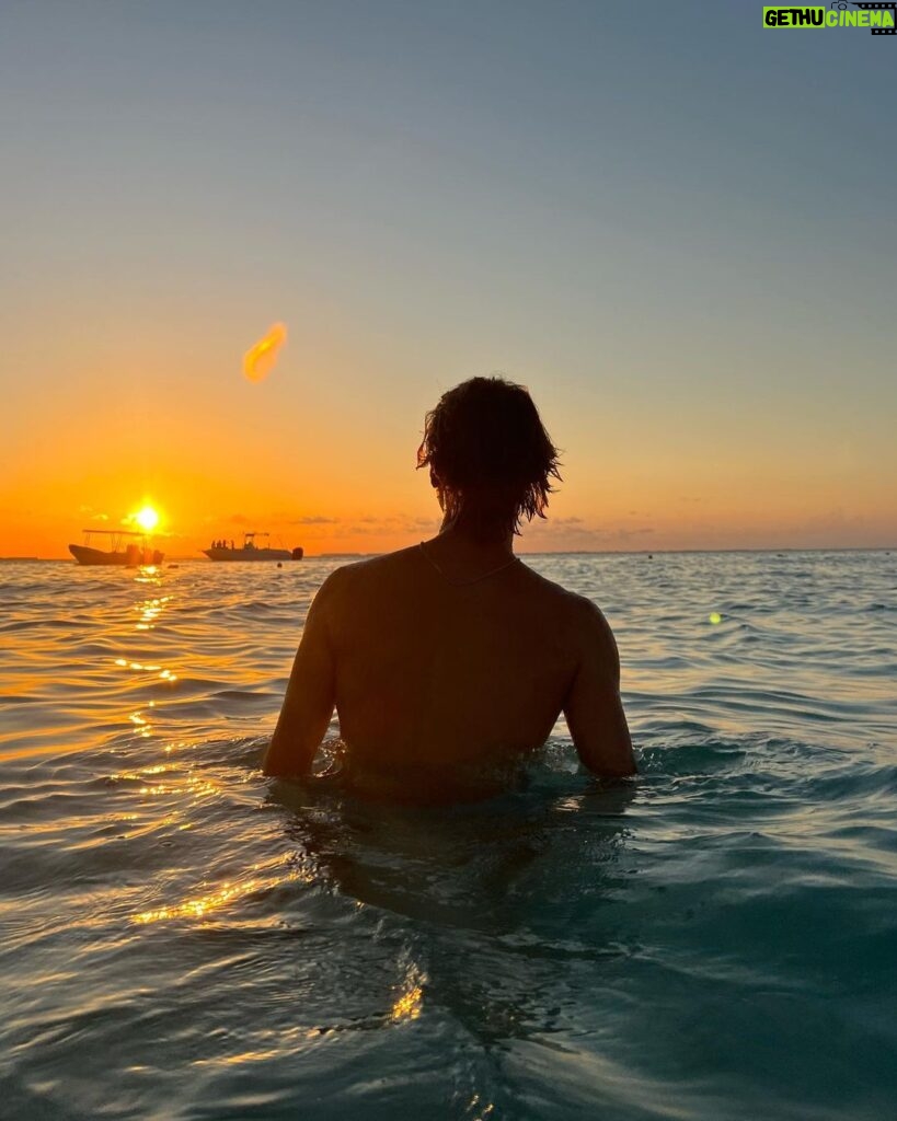 Vincent Michael Webb Instagram - A day on isla Mujeres with friends🏝️ #islandvibes #islamujeres #cancunlife #beachboy #teenactor #vivalavida #playanorte #vincentcancun Isla Mujeres Cancun