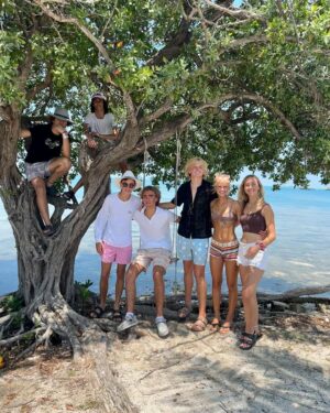 Vincent Michael Webb Instagram - A day on isla Mujeres with friends🏝️ 
#islandvibes #islamujeres #cancunlife #beachboy #teenactor #vivalavida #playanorte #vincentcancun