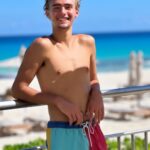 Vincent Michael Webb Instagram - My happy place 🌊 ☀️ #cancun @vincentwebb.official @americaneaglemx @americaneagle #bathingsuit #beachlover #teenactor #teenmodel #teenboy #beachboy #cancunlife #americaneagle #vincentwebb #vincentcancun Cancún México