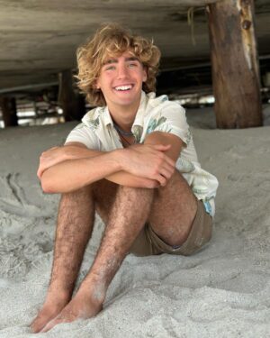Vincent Michael Webb Instagram - 😀 
Always happy at the beach!
🏝️ 🌊 ☀️ 
check out my Brand army link in bio 👆 
Just dropped a bunch of photos and videos from my photo shoot!
*
#americaneagle #ae #teenfashion #myrtlebeach #teenmodel #blondemodel #beachboy #teenactor #vincentcancun