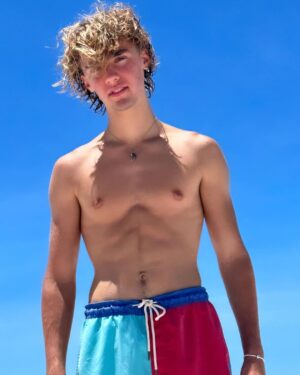 Vincent Michael Webb Instagram - 16!
Thank you for all the birthday wishes !
#16 #16años #16yearsold #blondeboy #teenmodel #vincentcancun #floridalife #americaneagle