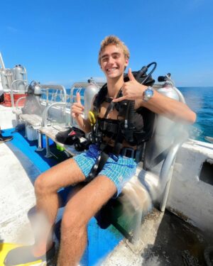 Vincent Michael Webb Instagram - I’m officially a certified scuba diver @scuba_cancun 

#scubacancun #scubadiver #islamujeres #cancun #underwaterphotography #underwaterworld #cancunlife #beachboy #vincentcancun