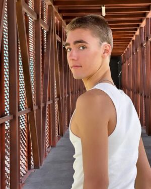 Vincent Michael Webb Instagram - @vincentcancunofficial 
💇‍♂️ #newlook #crewcut 
#teenactor #teenmodel #vincentwebb #vincentcancun