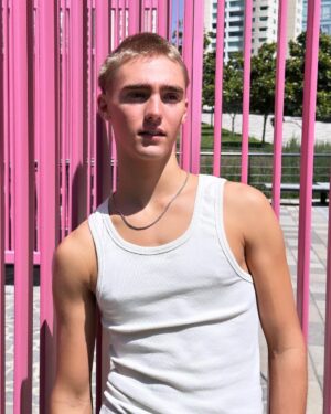 Vincent Michael Webb Instagram - @vincentcancunofficial 
💇‍♂️ #newlook #crewcut 
#teenactor #teenmodel #vincentwebb #vincentcancun