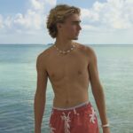 Vincent Michael Webb Instagram - Cancun life ~ Photos by @dreykenlawes Swimsuit @pullandbear * #cancunphotographer #cancunlife #pullandbearcommunity #beachboy #blondemodel #teenactor #modelo #vincentcancun Cancún México