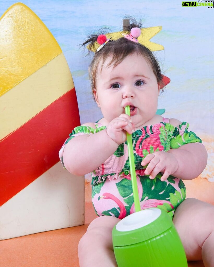 Vitória Moraes Instagram - Aí que delícia o velão ☀️ Mais ou menos né, que calor é esse galela? Precisei me refrescar sabe! Sessão de acompanhamento de 7 meses!