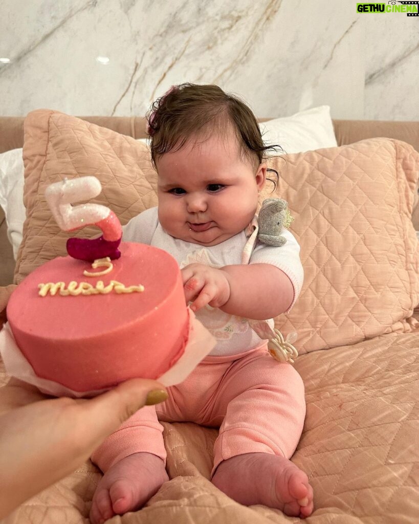 Vitória Moraes Instagram - 2 anos grávida e em um piscar de olhos ela já tem 5 meses