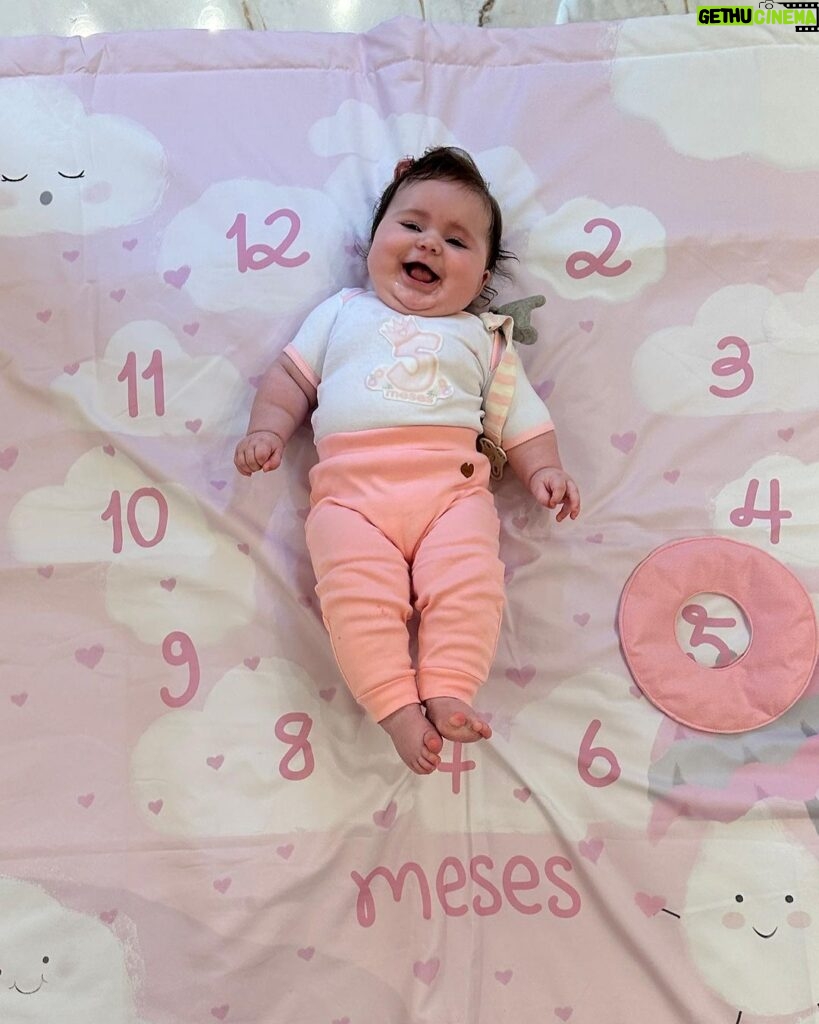 Vitória Moraes Instagram - 2 anos grávida e em um piscar de olhos ela já tem 5 meses