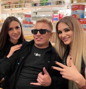 Vitaliy Gostyukhin Instagram - Уважаемые люди залетели на наш вчерашний концерт @denismafik @lady_bro_official