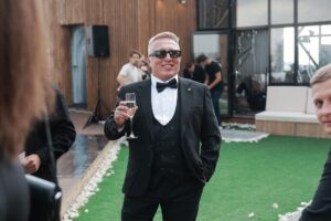 Vitaliy Gostyukhin Instagram - Прощай веселая пора, здравствуй семейная жизнь🍾 наконец-то, а то все спрашивали, когда ?! Мы отгремели мощную свадьбу, спасибо всем кто помогал и был с нами в этот праздник 🥂 всех люблю 🫶🏻