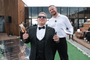 Vitaliy Gostyukhin Instagram - Прощай веселая пора, здравствуй семейная жизнь🍾 наконец-то, а то все спрашивали, когда ?! Мы отгремели мощную свадьбу, спасибо всем кто помогал и был с нами в этот праздник 🥂 всех люблю 🫶🏻