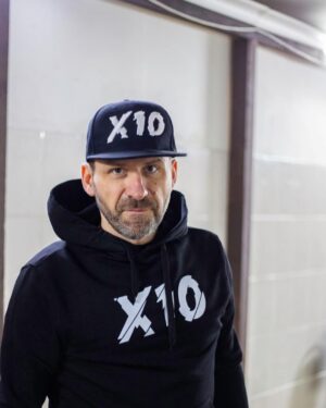 Vitaliy Gostyukhin Instagram - 51 год
Ощущаю себя на 26 лет

«Скоро удивлю себя снова.
Чтоб было хорошо, не нужен повод»

  Игорь Рыбаков 

На сколько лет  ты себя ощущаешь?

@rybakovmusic