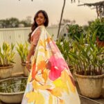 Vithika Sheru Instagram - Nothing feels as perfect as a saree from my fav @bhargavikunam ❤️🧿🥰 PC - @mahathalli thanks ra jaanuuu ❤️