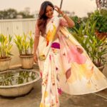 Vithika Sheru Instagram - Nothing feels as perfect as a saree from my fav @bhargavikunam ❤️🧿🥰 PC - @mahathalli thanks ra jaanuuu ❤️