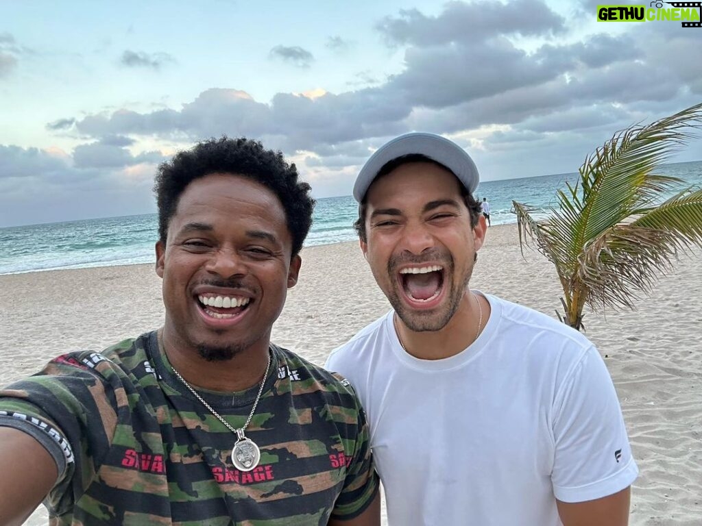 Walter Jones Instagram - Ranger Family!!! #walterejones #hectordavidjr #blackranger #greenranger #brothers #florida