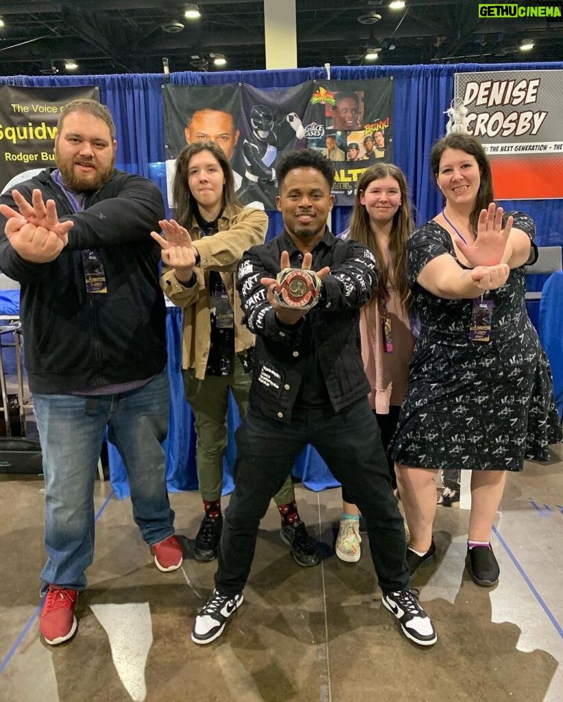 Walter Jones Instagram - This year’s @ricomicconofficial was a huge success! Big thank you to @comicconbyar for having us out 🙏 And as well to all of the vendors, volunteers, and most of all the FANS that came out and showed love! Glad we were able to come put some smiles on some faces 😁⚡️🖤 #BlackRanger #WalterJones #PowerRangers #RhodeIslandComicCon #HustleMatters Rhode Island Comic Con