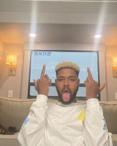 Warren Egypt Franklin Instagram - Getting the chance to play Des on Grownish has been such an incredible opportunity. Let’s be clear here, there has never been a character like him on TV. Des is a pansexual/queer identifying man who bends gender norms, it’s rare we see a queer character who isn’t condemned to stereotypical ultra feminization, which please don’t get me wrong we needed to see those black fem queer characters as well. But queer people aren’t always feminine sometimes they are masculine, sometimes they are athletes, sometimes they are rappers, sometimes they are fire fighters, shit they are just people. You can’t police people and tell them how masculine or feminine they should be. Des is so damn inspiring living his life as he wants to, how he wants to. If he wants to wear sweats that day he will, if he wants to wear a skirt that day he will. He can do all of this and more with a woman on his arm. He does not care, and he will still blaze your ass on the track any given day. Des continues to inspire me and I’m so thankful for him. I’ve read every text, DM, and email you guys have sent saying how much this character means to you and I understand the responsibility I have to represent the LGBTQ community with this role. I can also tell you that you’ll see way more Des, more drama, more representation, and more walls being broken down in Season 4B on @grownish coming at you in 2022! Much love to everyone, we just getting started🖤 Warren Egypt. Thx you @craigdoylela @kenyabarris @juliebean @ria.pavia @glaad love you to the moon and back Walt Disney Studios