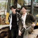 Wayne Song Instagram - 拍戲有趣的其中一件事情是，可以像是回到童年一般，玩一些已經社會化的自己平時無法再玩的遊戲，可以把自己玩得很髒，可以像是玩鬼抓人一樣，扮演著日常裡無法扮演的魔鬼。雖然那天很熱、吃很多土，但能夠跟好友們同樂並被紀錄、拍攝下來，更是幸福的事。 謝謝龍幫的弟兄們。🐲🤩🍺 @kiseki_dear.to.me @actor_wayne @chunchih_huang @wil_entertain @louis_abcd @nat.chen_10 @bobo0914_