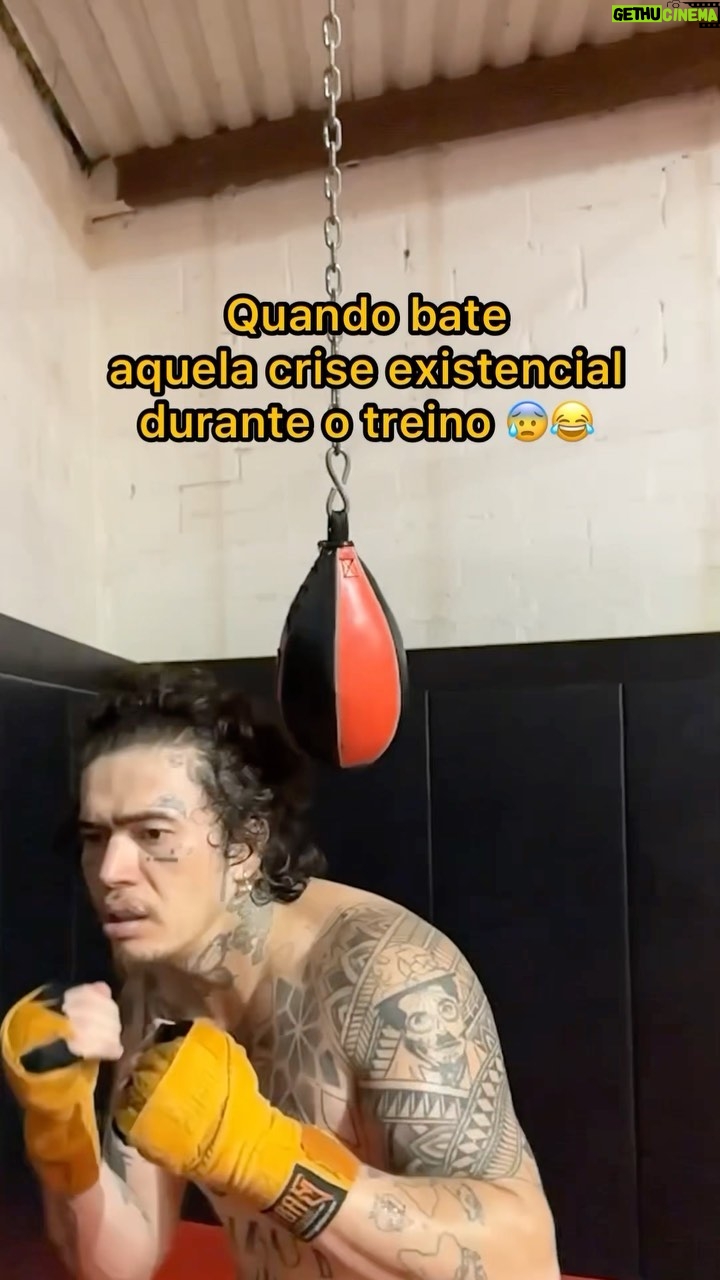 Whindersson Nunes Instagram - O importante é q eu tô de bouas 😰🤣