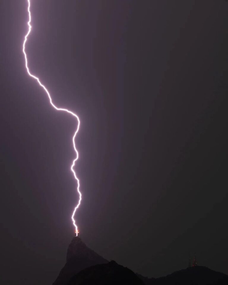 Will Smith Instagram - WHOA! Lightning struck O Cristo!! (Christ the Redeemer statue in Rio) Okay… I get it… I’ma straighten up! 😳 📷 @fsbragaphotos