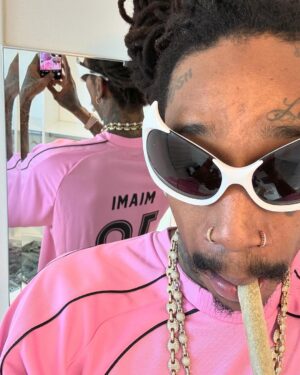 Wiz Khalifa Instagram - Ur phones actually a mirror