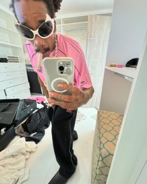 Wiz Khalifa Instagram - Ur phones actually a mirror