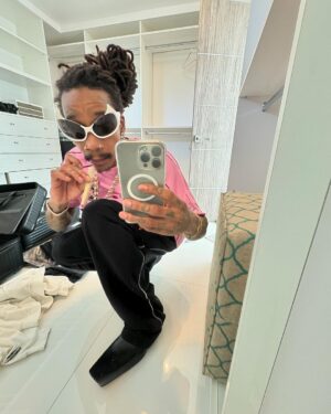 Wiz Khalifa Instagram - Ur phones actually a mirror