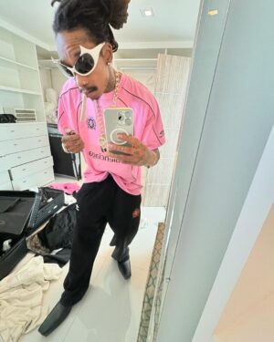 Wiz Khalifa Instagram - Ur phones actually a mirror